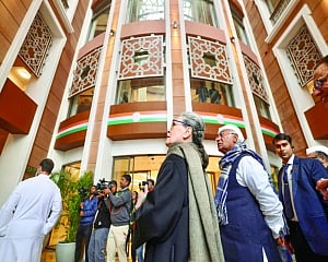Bhagwat sparks Cong, BJP row