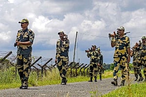 BSF intensifies vigil along border