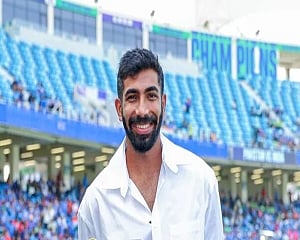 Bumrah is world's best, extremely hard to face when he comes in down hill with lights on: Duckett