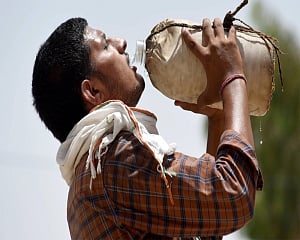 Climate experts seek 'right to cool', heat protection for informal sector workers during summer