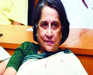 Court cautions Sindhushree Khullar on passport issue