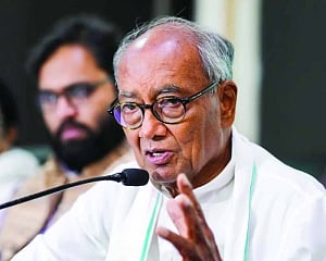 Digvijaya slams MP Govt, condemns Wangchuk’s arrest