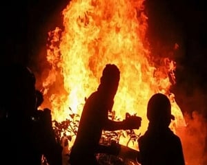 Fire at car dealer's office in Mumbai; no casualty