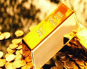 Gold climbs Rs 270 to hit fresh peak of Rs 86,070 per 10 gm
