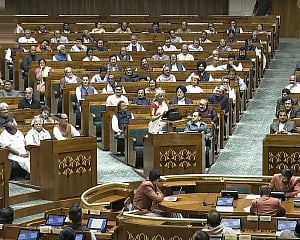Govt to introduce new I-T bill in Parl next week; to raise insurance FDI to 100 pc