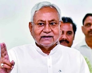 He cared only for his family: Nitish takes veiled dig at Lalu