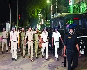 Hundreds flee Murshidabad to safety after violence