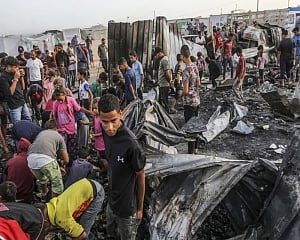 Israeli airstrikes kill 24 Palestinians in Gaza, including 10 seeking food