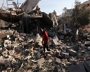 Israeli airstrikes kill 38 Palestinians in Gaza