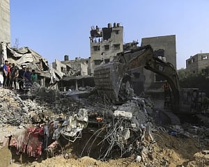 Israeli strikes in Gaza kill at least 19, hospitals say, as ceasefire talks drag on