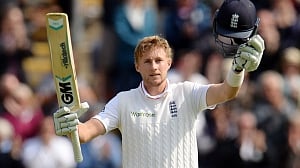 Joe Root Breaks Bradman’s Record, Surpasses Ponting in Test Cricket Milestone