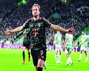 Kane lifts Bayern to beat Celtic in Champions League playoffs