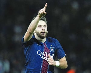 Kvaratskhelia shakes off calf injury to score for PSG