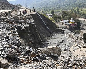 Landslide-hit Jammu-Srinagar NH remains closed, restoration work may take six days