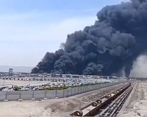 Massive explosion, fire strikes Iranian port, injures at least 516 people