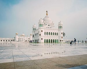 Pak Sikh urge India to allow for Guru Nanak’s event