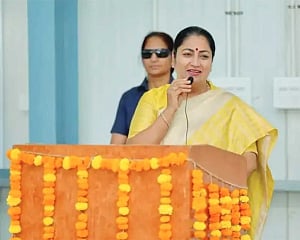 Promote Hindi, embrace swadeshi, says CM