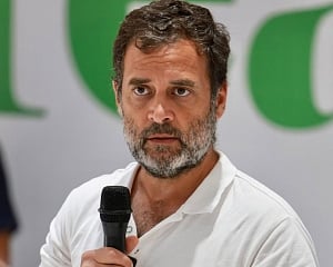 Remarks against Amit Shah: SC stays proceedings in defamation case against Rahul Gandhi