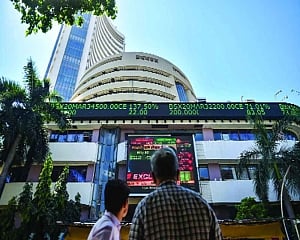 Sensex, Nifty rebound nearly 1 pc on value buying, global share rally
