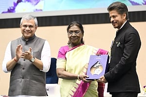 SRK, Mohanlal, Rani, Vikrant Grab 71st National Film Awards