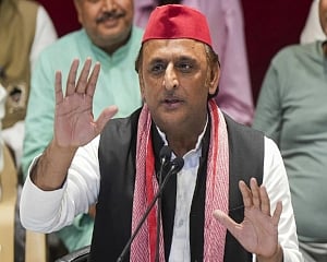 Stock market slide: Akhilesh Yadav says common people losing money, blames Centre