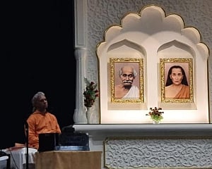 Swami Pragyanananda Illuminates Bhagavad Gita’s Teachings at Yogoda Satsanga Ashram
