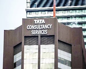 TCS Q3 net profit rises 11.95 per cent to Rs 12,380 Crore, employee base dips