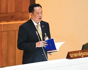 Thailand PM vows to resolve Cambodia border conflict
