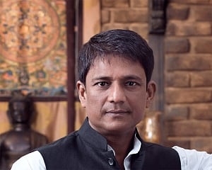 Theatre actors are respected but not necessarily loved: Adil Hussain