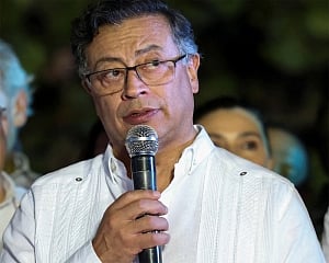 US pauses Colombia tariffs after agreement on acceptance of migrants