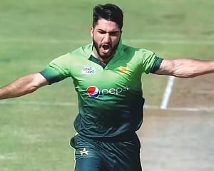 Usman Shinwari retires from international cricket