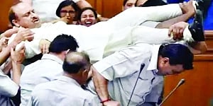 Vijender takes Speaker’s chair