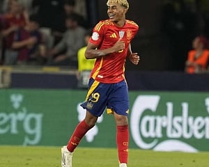 Yamal outshines Ballon d'Or contenders as Spain beats France 5-4 in Nations League semifinal
