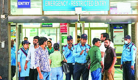10 Delhi Police personnel face severe burns in rescue operation