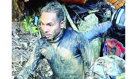 5 found alive in flooded Laos cave; 2 still missing