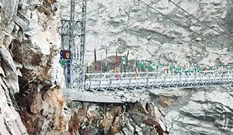 800 tourists stranded in Sikkim’s Lachen as road closed due to breach