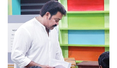 Actors turn up to vote in Kerala, urge public participation