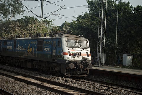 Representational image: An Indian Railways electric locomotive. Photo: NLBRT / Wikimedia Commons (CC BY-SA 4.0).