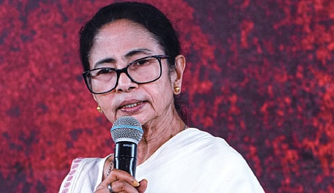 Banerjee meets ex-Bengal Guv Ananda Bose, calls his removal injustice
