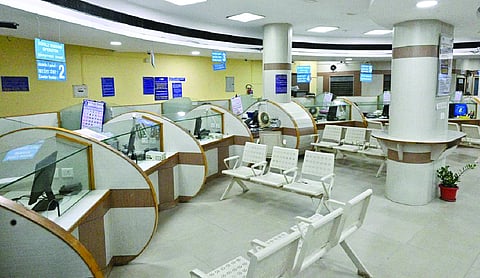 Banking services hit as unions strike for 5-day workweek