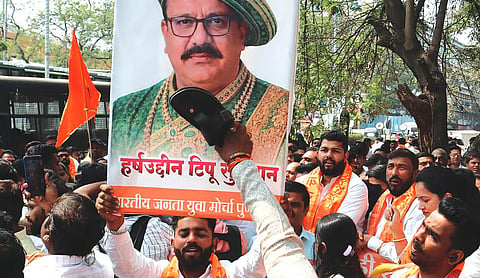 BJP, Congress workers clash in Pune over Tipu Sultan row
