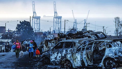 Chile fire: Firefighters face drones and arsonists