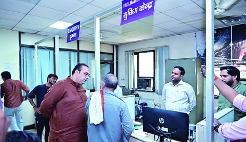 Clear pending cases, transport minister warns RTO officials
