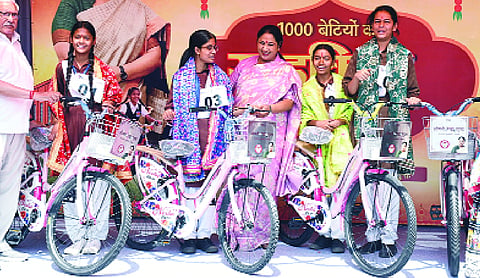 CM distributes bicycles to 1,100 schoolgirls