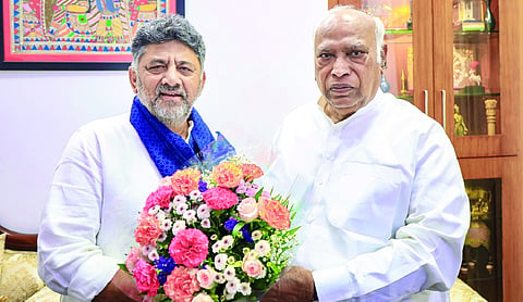 Congress in hectic talks over Karnataka Government