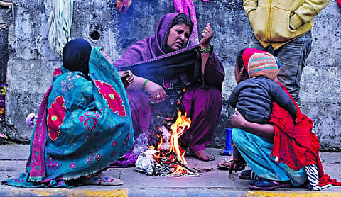 Delhi shivers as mercury dips to 5.8 degrees