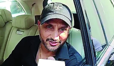 Despite AAP criticism over Video, Harbhajan shares another clip, Party slams ex-cricketer