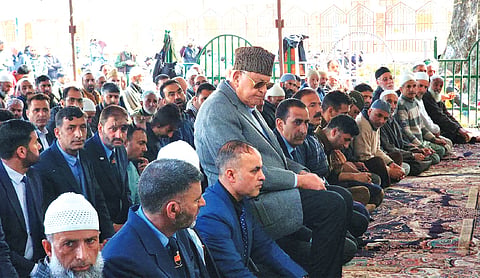Farooq Abdullah attends Iftar after court recalls arrest warrant