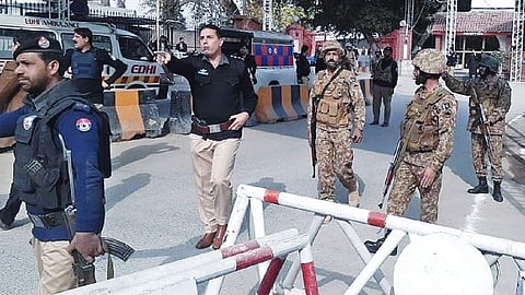 Four policemen killed by unknown gunmen in Pakistan