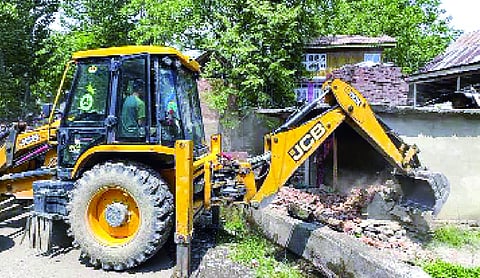 Frame policy on regularisation of illegal constructions, SC to States